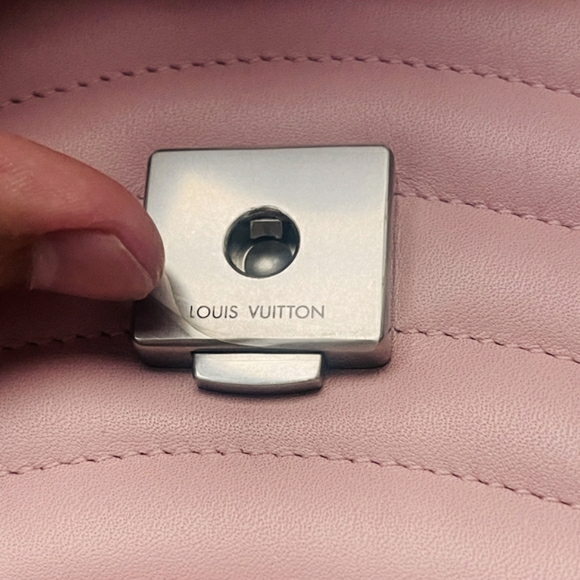 SOLD!!!!Louis Vuitton New Wave Chain Bag Mm S Pin - Picture 7 of 16